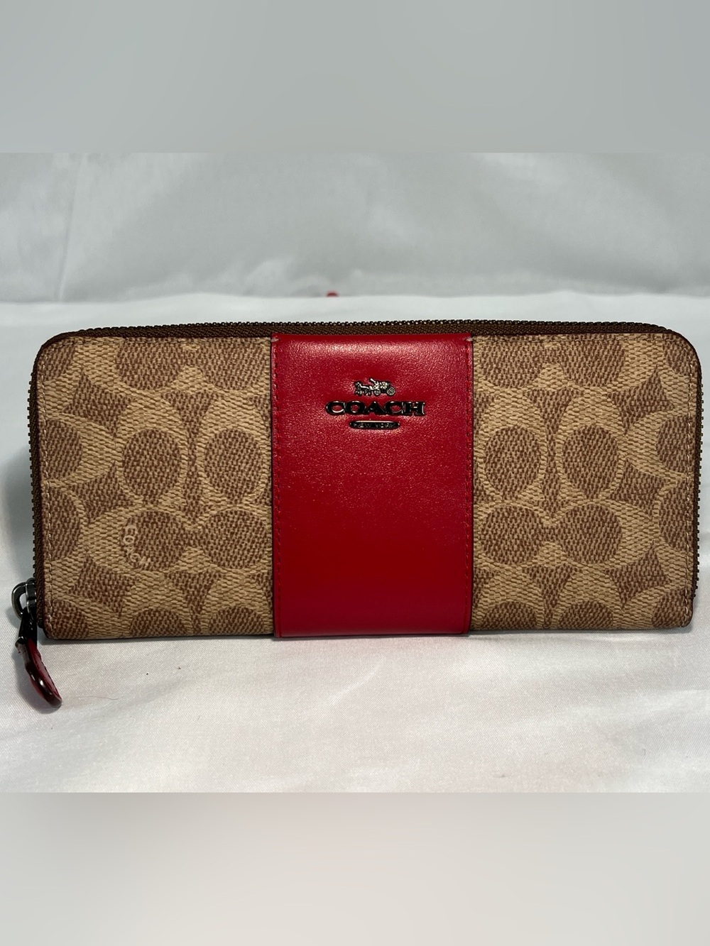 Coach Signature Canvas Slim Accordion Zip Wallet Khaki Red Stripe Style 73739